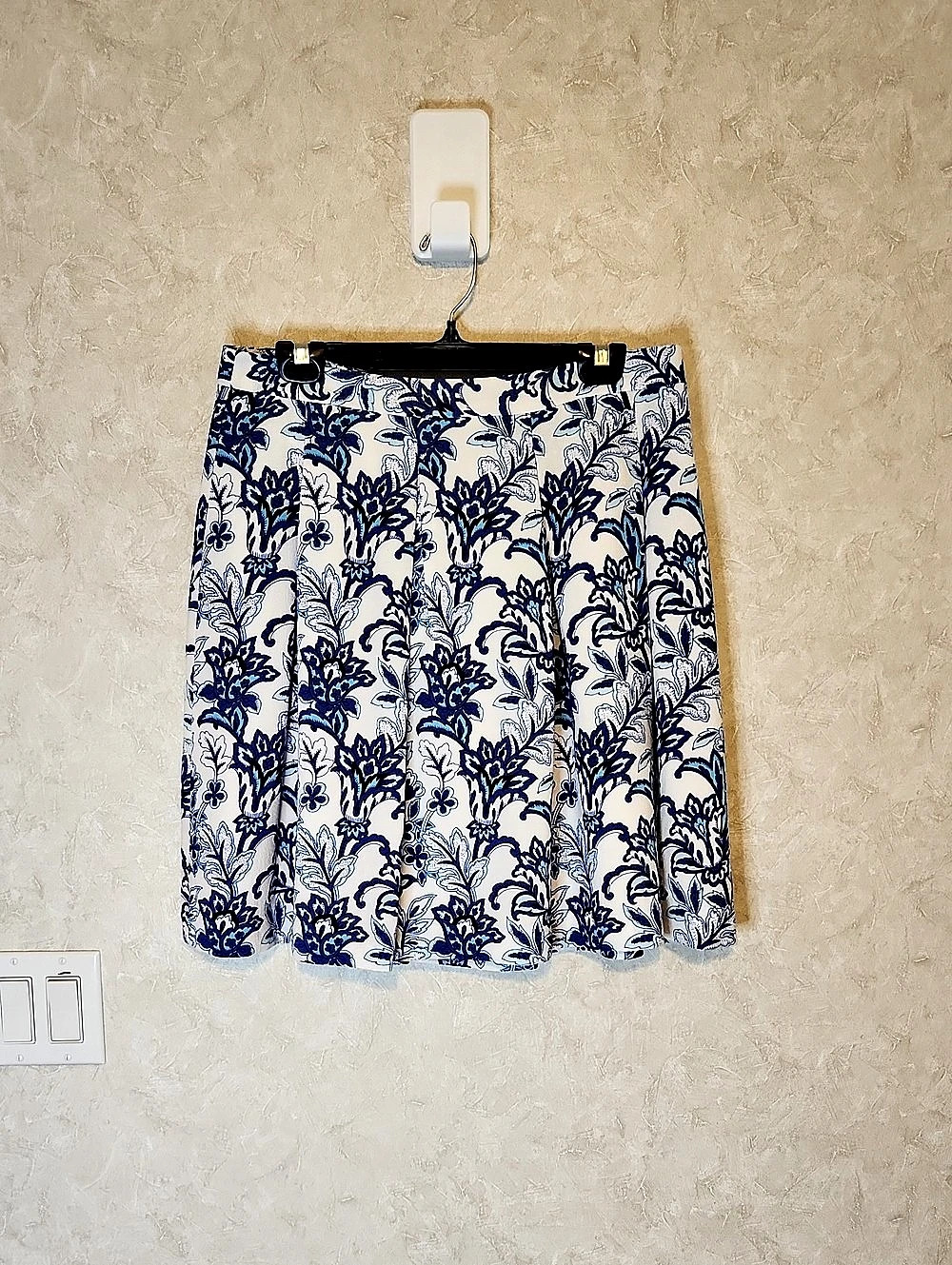 Mario Serrani Floral A-Line Skirt in Blue & White Size 10 NWT